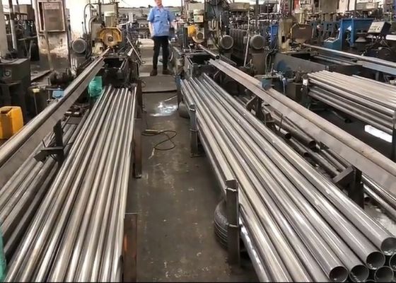 Producent van roestvrij naadloos stalen buis met warmgewalste techniek en dikte van 0,3 mm-150 mm