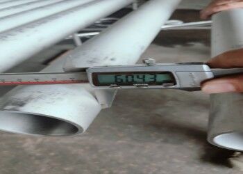 Ronde naadloze roestvrijstalen buis met BA/2B/NO.1/NO.3/NO.4 oppervlakteafwerking voor chemische verwerking en voedselveilige toepassingen