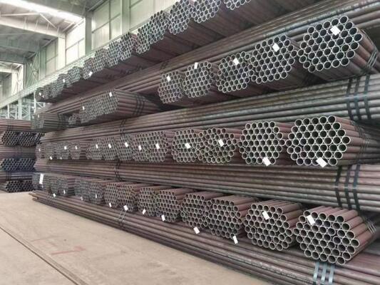 Naadloze stalen buis van 1 tot 12 meter lengte voldoet aan API-normen met 317LN (UNS S31703) materiaal voor olieraffinaderijen en chemische fabrieken