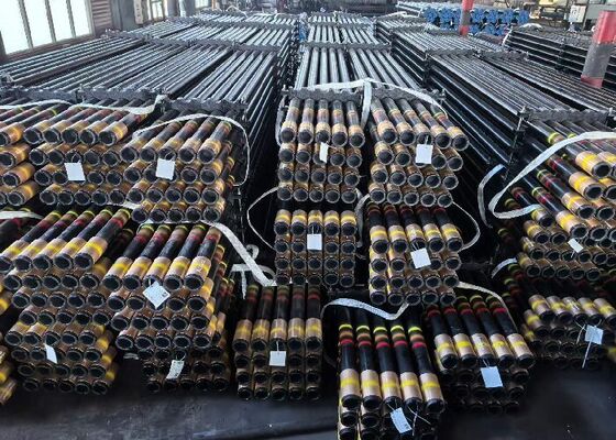 API 5CT-buizen met meerdere buitendiameter (1,05 tot 7 inch) en hoge treksterkte (75.000 tot 135.000 psi) met externe opgedraaide eindverbinding